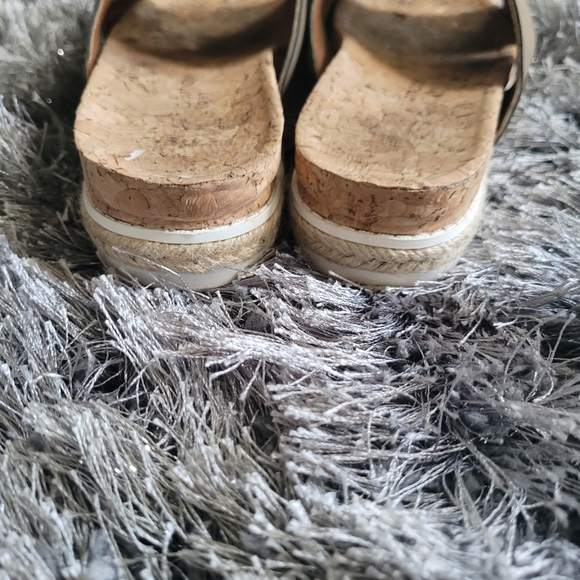 Sandal - Picture 3 of 5